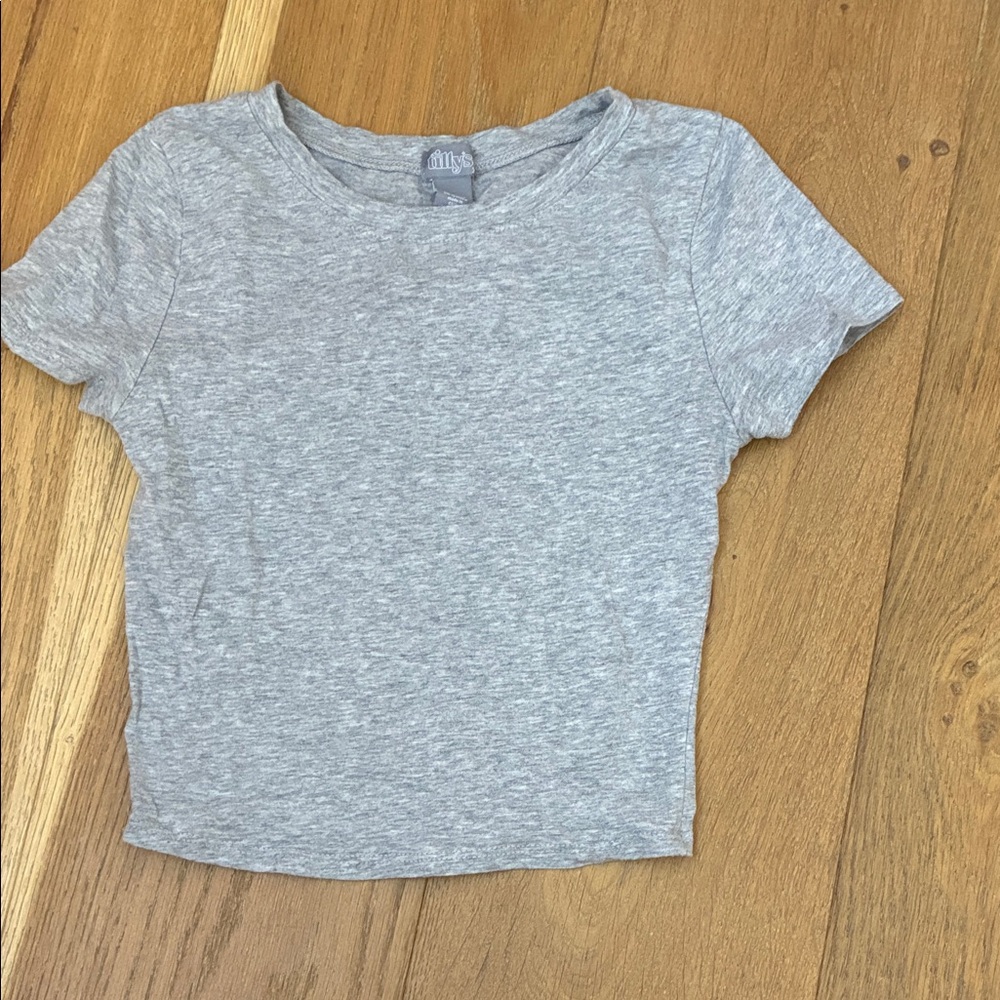 Tilly's Light Gray tight Tee